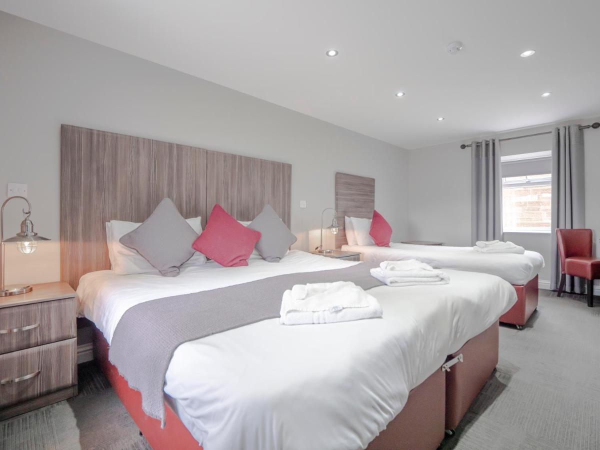 Blackbull Hotel Tarbolton Екстериор снимка