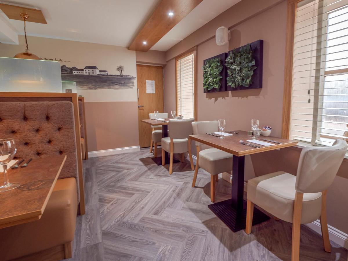Blackbull Hotel Tarbolton Екстериор снимка