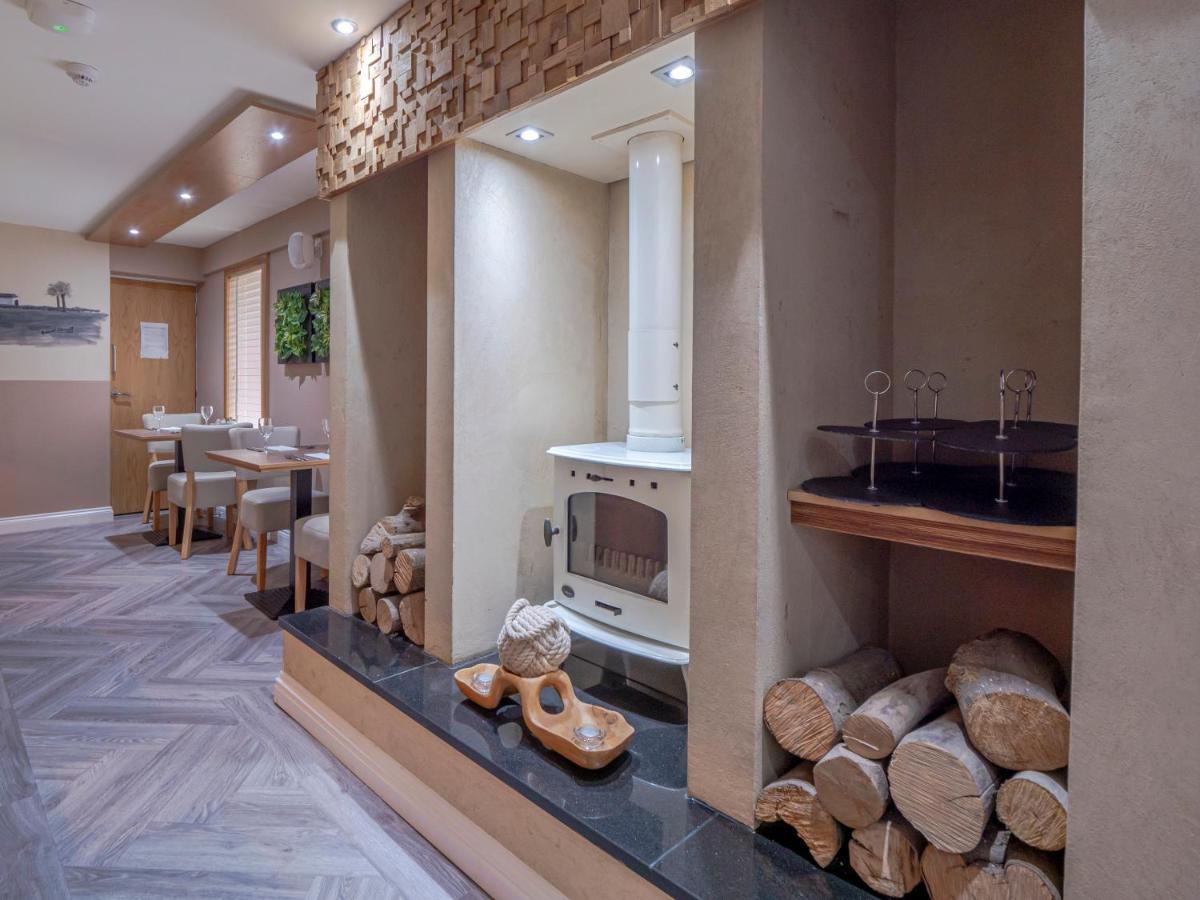 Blackbull Hotel Tarbolton Екстериор снимка